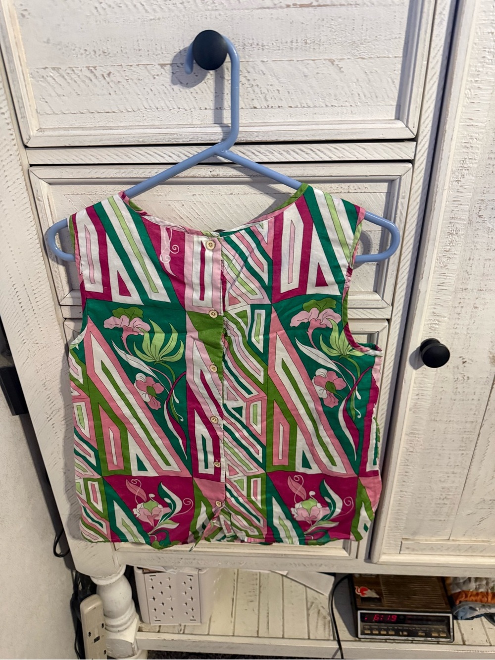 Talbots Pink Green White Geometric Floral Sleeveless Blouse